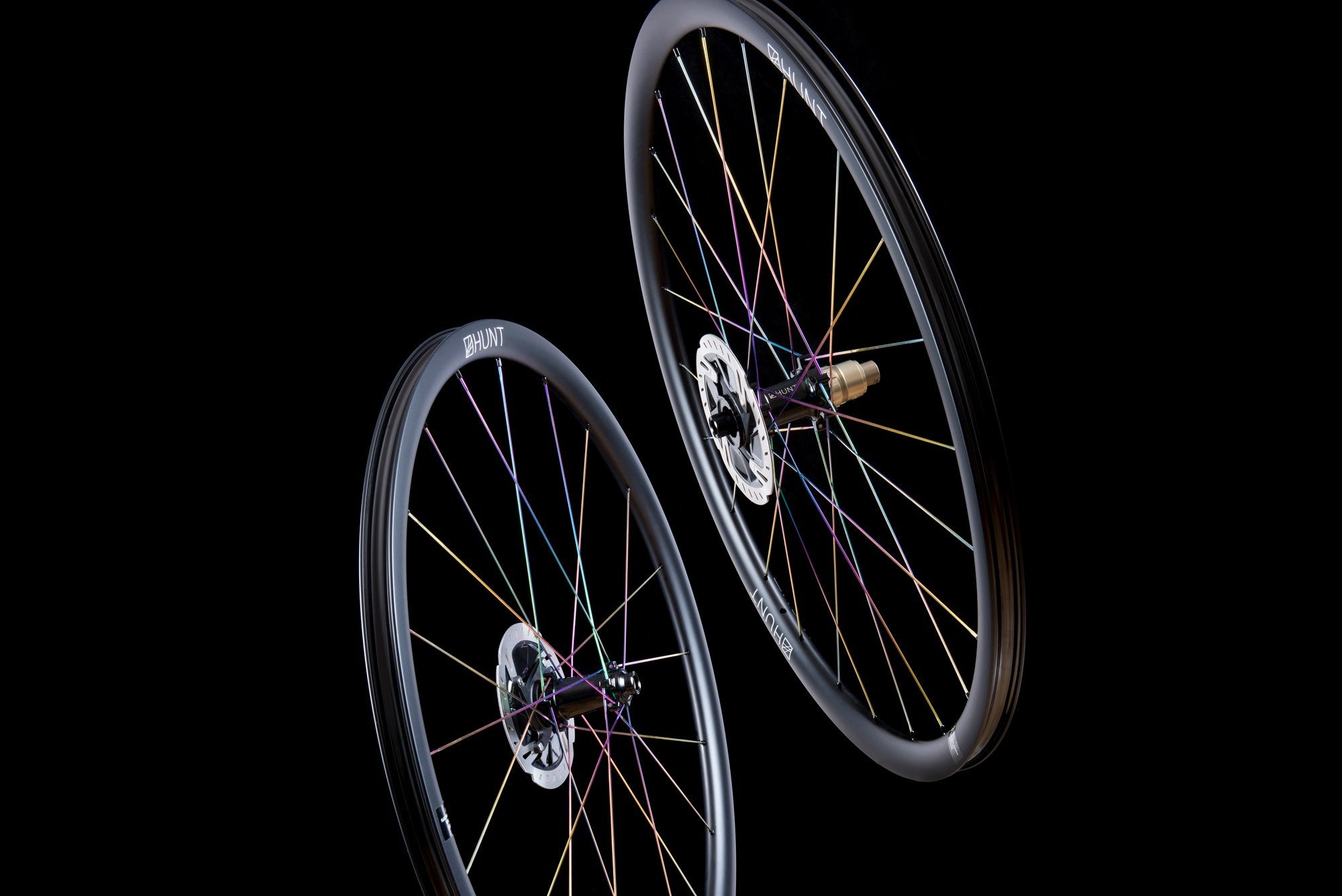 <h1>Ti-Nitride Oil-Slick Spokes</h1><i>*Oil-Slick spokes version comes with 30mm deep rims.</i>