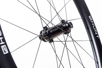 <h1>Sprint Hubs</h1><i>SPRINT hubs add strength and enhance power transfer, meaning all your force pushes you forwards. Large 15mm diameter hub axles for sprinting and out-of-saddle climbing responsiveness. Circular dropout interface steps add extra stiffness.</i>