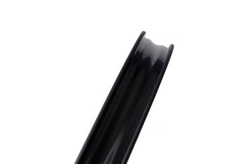 <h1>Rim Profile</h1><i>Like all of our wheels, the HUNT MTB line-up is designed to be used as a tubeless system. Featuring a Hookless H-Lock rim bead with 'up-kicks' to the shoulders of the rim bed secures your tyre when seated. This prevents side-to-side movement reducing the chance of burping your tyre. It creates a great rim-well seal for first installation and easy sealing of tubeless tyres. Still haven't made the switch? All our wheels are tube compatible as well.</i>