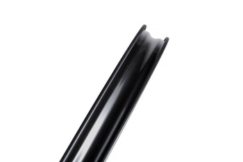 <h1>Rim Bed</h1><i>H-Lock is our tubeless-ready rim bed profile with up-kicks to the shoulders of the tubeless steps which help to create a great rim-well seal for first installation and easy sealing of tubeless tyres. The H-Lock profile also locks the beads in place more securely once seated. This is especially important when running lower pressures off road.</i>