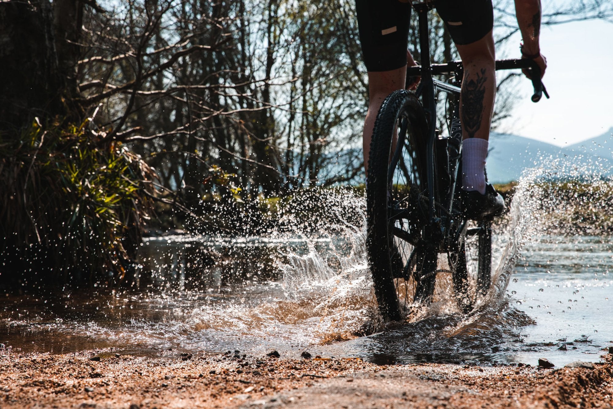 <h1>Tyres</h1><i>At HUNT, we enjoy the puncture resistance and grip benefits of tubeless on our every-day rides so we wanted to allow our customers the same option. Of course, all of our tubeless-ready wheels are designed to work perfectly with clincher tyres and inner tubes too.</i>