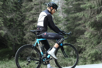 <h1>Pro Fit Rain Jacket</h1><i>Torrent Stretch 2-layer fabric in body for light weight compactability</i>