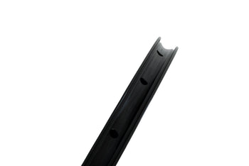 <h1>Rim Bed</h1><i>H-Lock tubeless-ready rim bed profile. H-Lock is our tubeless-ready rim bed profile with up-kicks to the shoulders of the tubeless steps which help to create a great rim-well seal for first installation and easy sealing of tubeless tyres. The H-Lock profile also locks the beads in place more securely once seated. This is especially important when running lower pressures off road.</i>